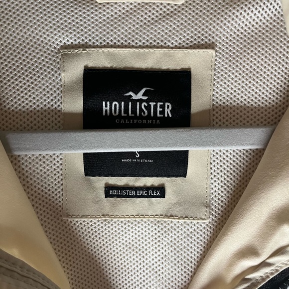 Hollister Epic Flex Men’s Jacket Size Small Beige Cream Black Zip-Up Logo Sleeve - Picture 2 of 5